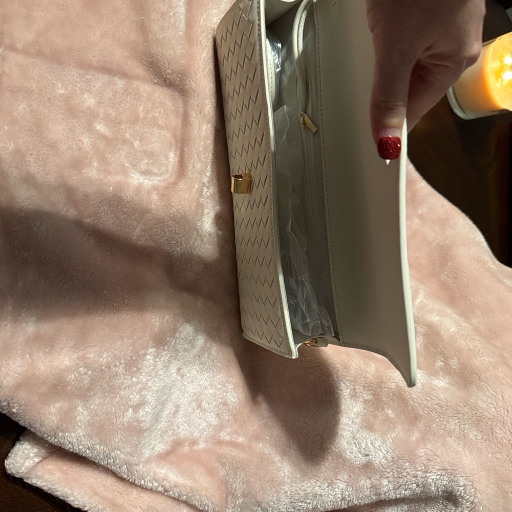 Few Moda East West Clutch—FAST SHIP - Picture 4 of 5